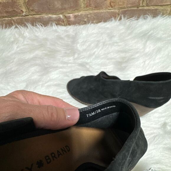 Lucky Brand Women’s Black Jaxy Open Toe Wedge Sandal Size 7.5 - Picture 9 of 10